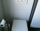 Bad mit großen Fliesen - WC